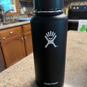 Hydro flask flip top bottle